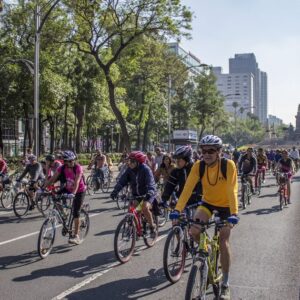 Reforma en Bici , La Calzada de los Emperadores y la República.